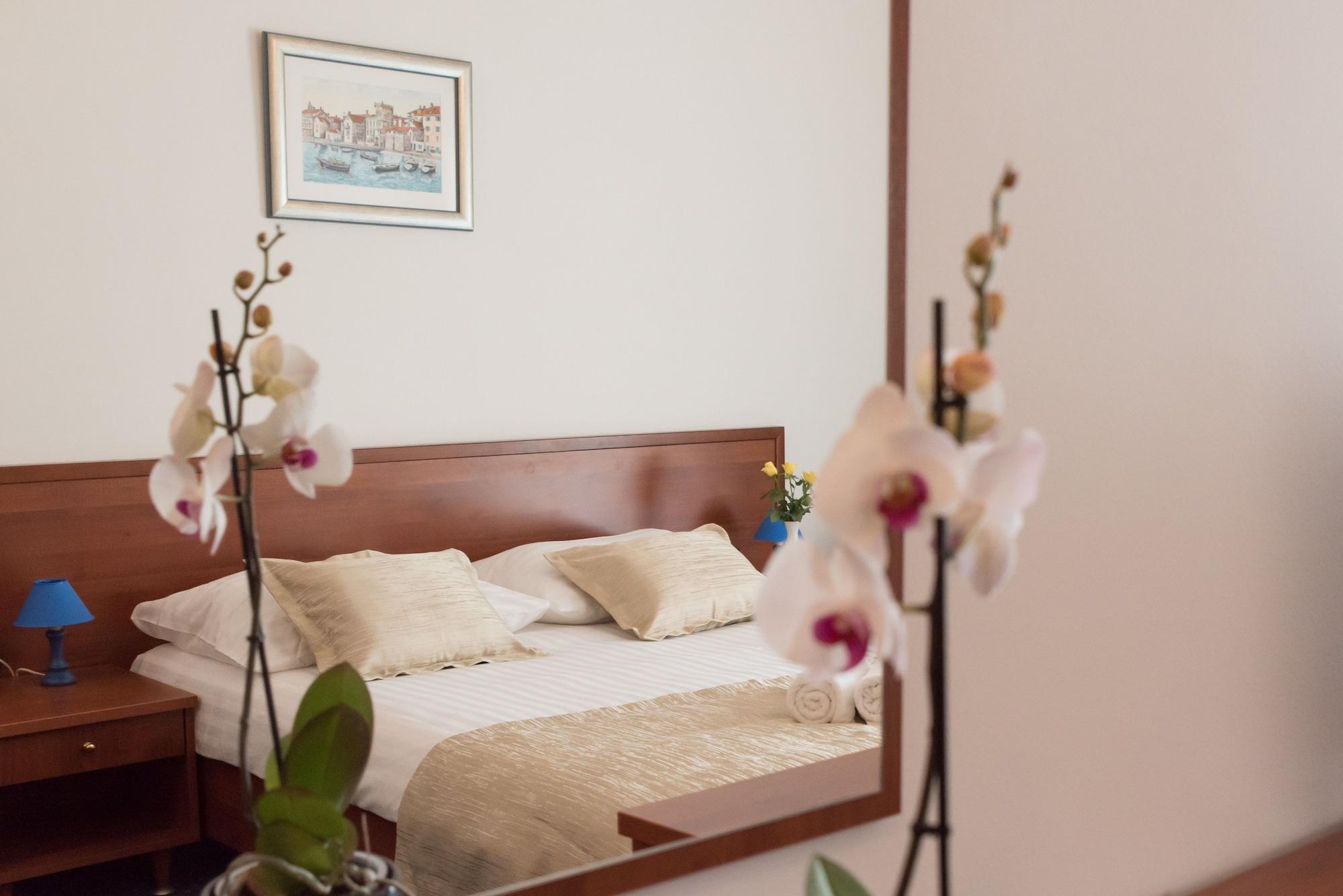 Hotel Krilo Jesenice  Esterno foto
