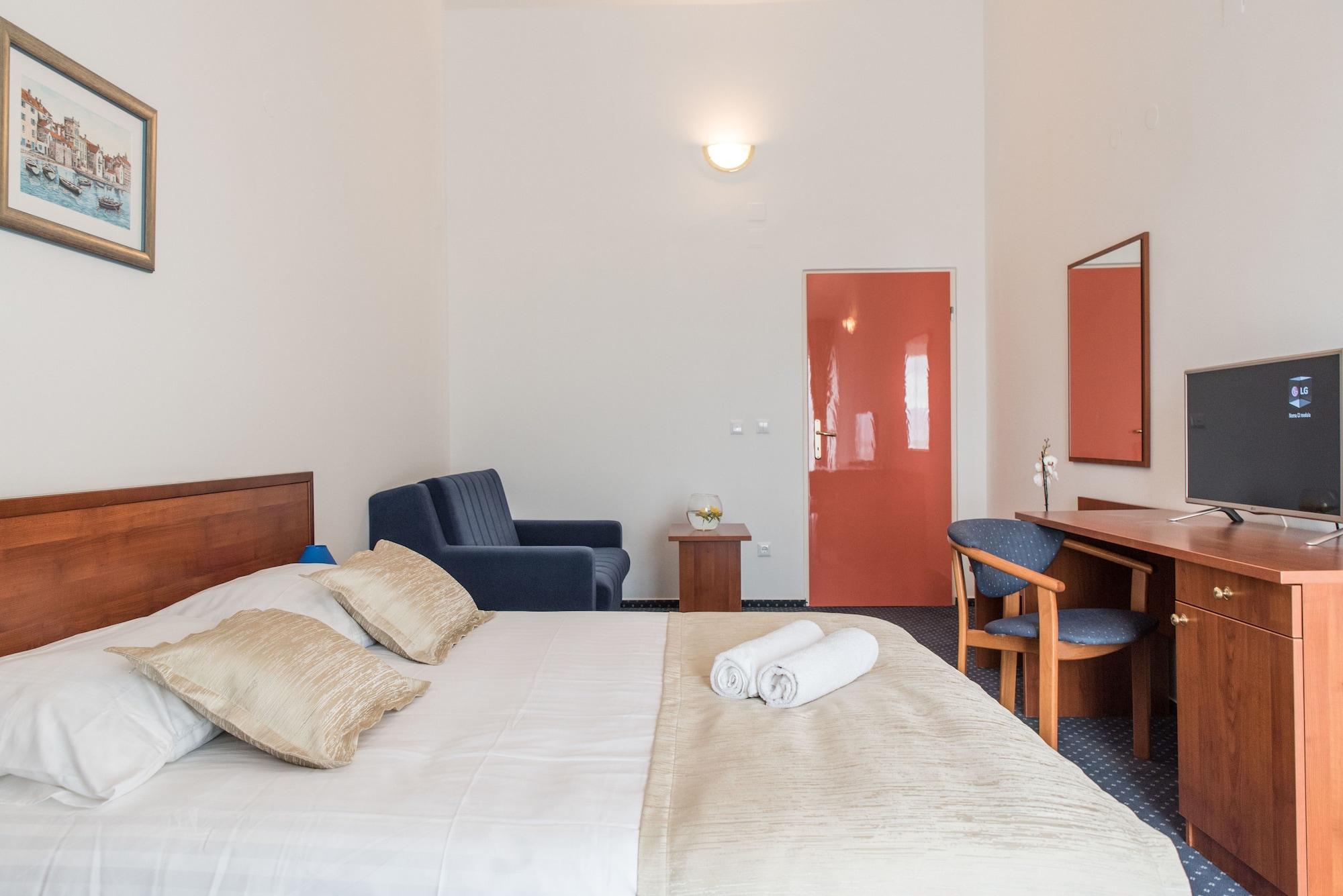Hotel Krilo Jesenice  Esterno foto