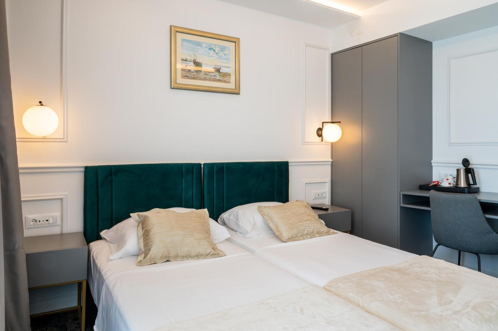 Hotel Krilo Jesenice  Esterno foto