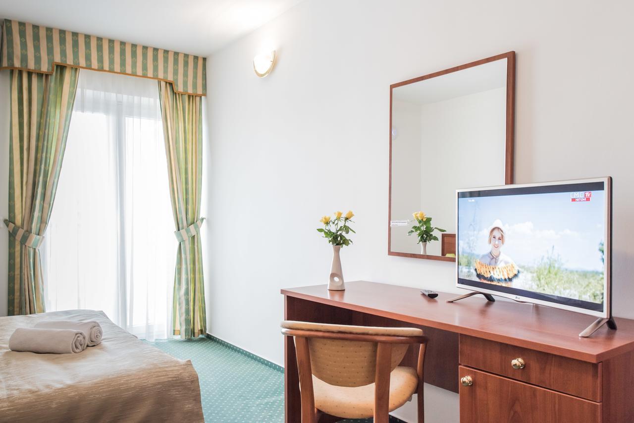 Hotel Krilo Jesenice  Esterno foto