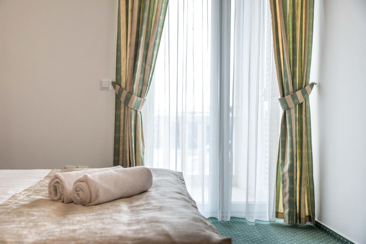 Hotel Krilo Jesenice  Esterno foto